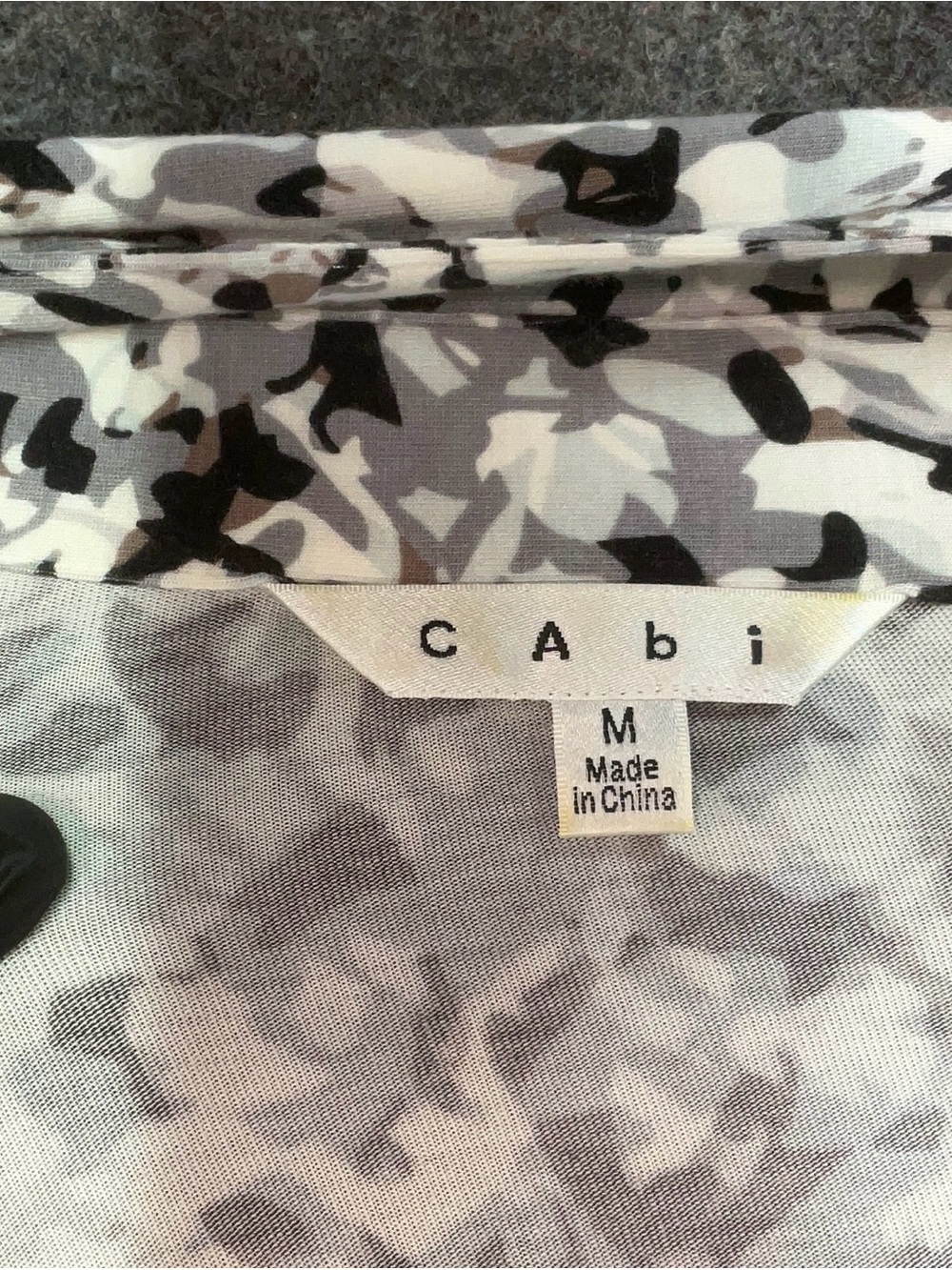 CAbi Black, White & Gray Printed Long-Sleeve Kimono - Picture 6 of 8